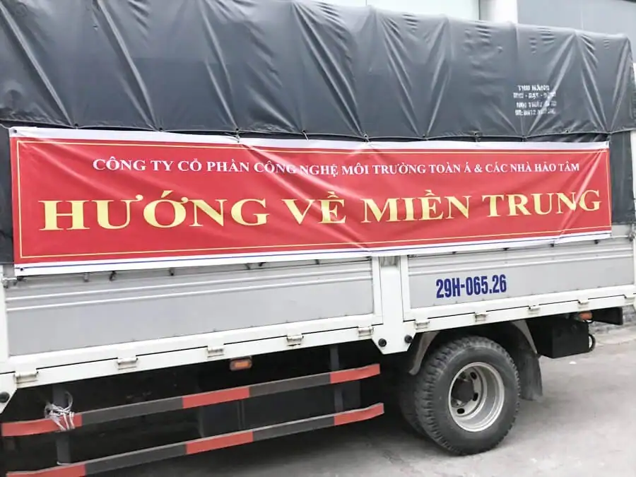 Chuẩn Bị, Sắp Xếp đồ Cứu Trợ Miền Trung Tại Công Ty Toàn Á 6